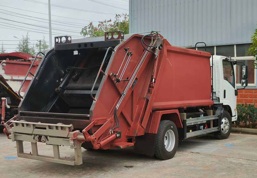 JAPAN NEW ISUZU ELECTRIC GARBAGE TRUCKS PROJECT