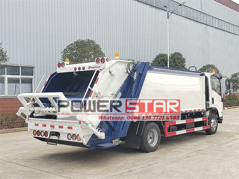 Isuzu 700P rear loader garbage truck