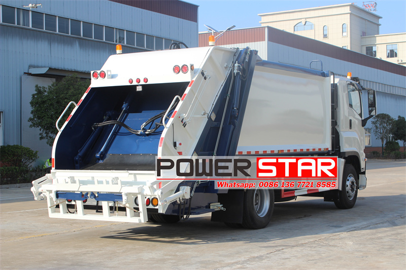 Rear flip bucket compression garbage truck