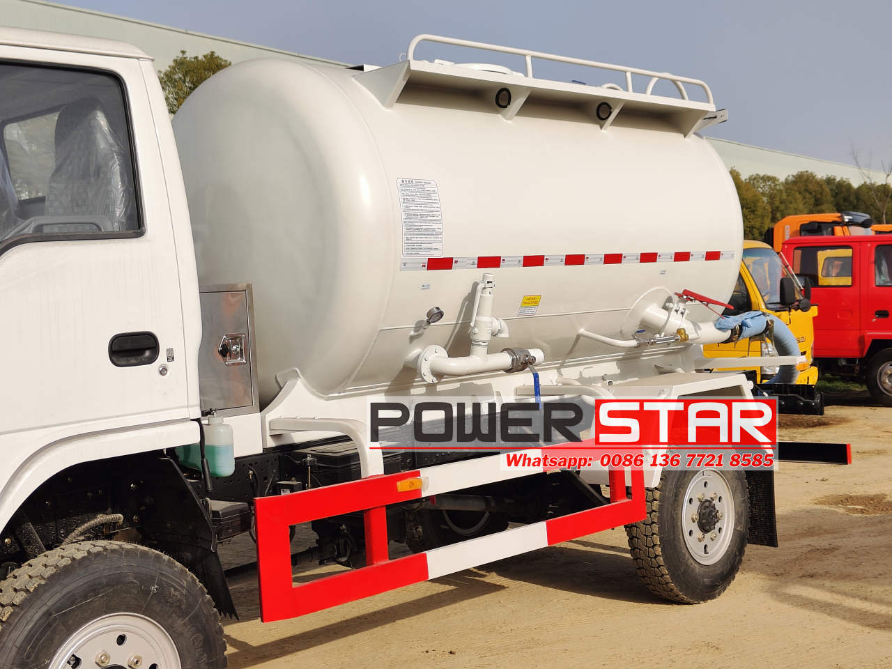 Philippines Isuzu 4 wheeler vacuum suction truck factory supplier