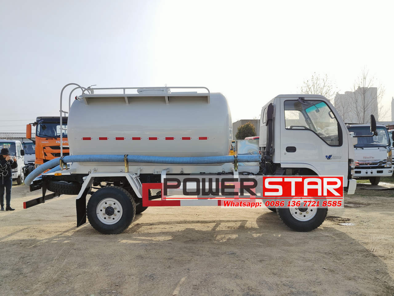 Philippines Isuzu 4 wheeler vacuum suction truck factory supplier