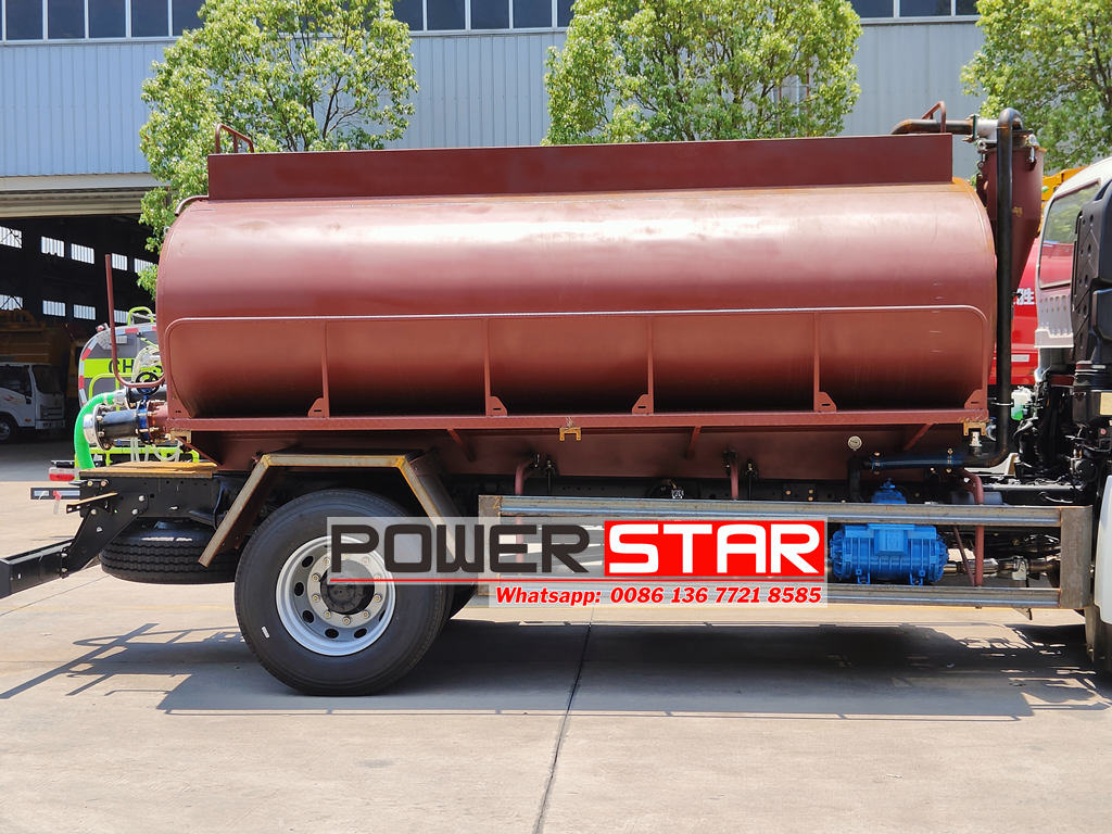 ISUZU vacuum suction truck with MORO pump