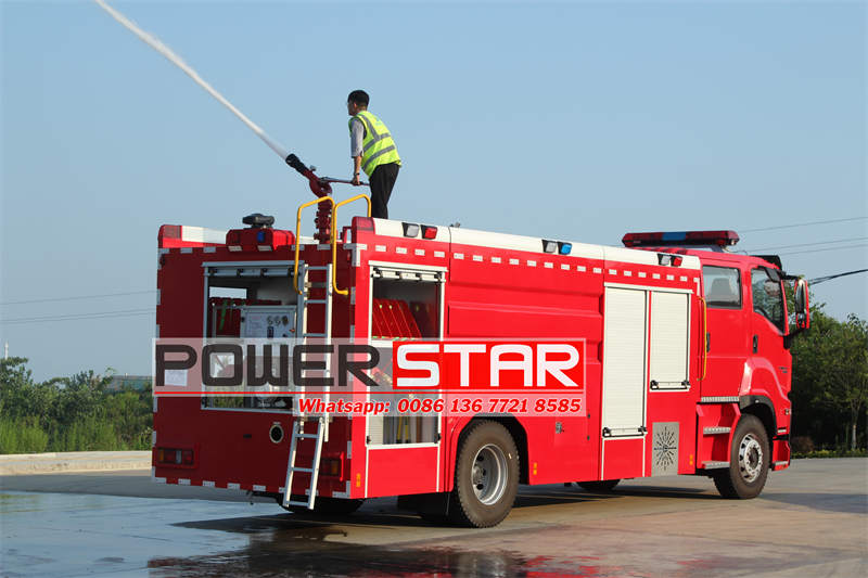 Isuzu 7 cbm water foam fire truck