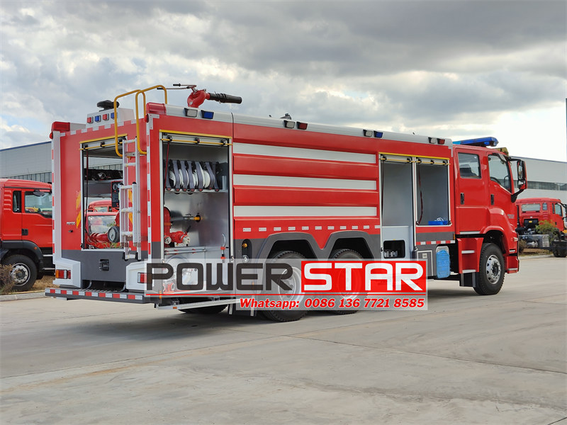 Isuzu GIGA foam fire truck