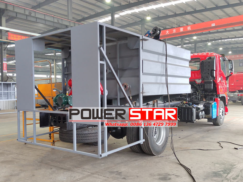 Isuzu foam fire truck