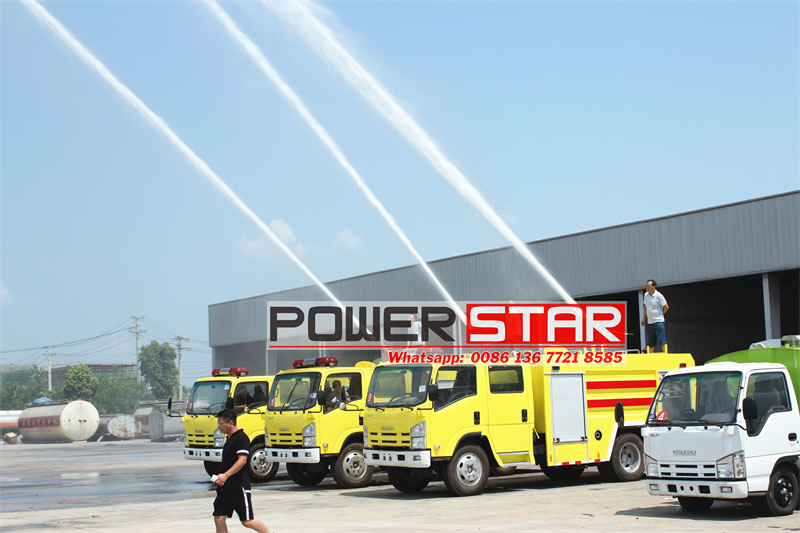Isuzu fire fighting vehicle