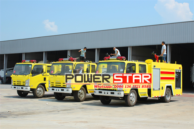 Isuzu fire fighting vehicle