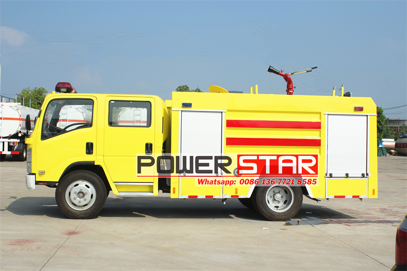 Isuzu fire fighting vehicle