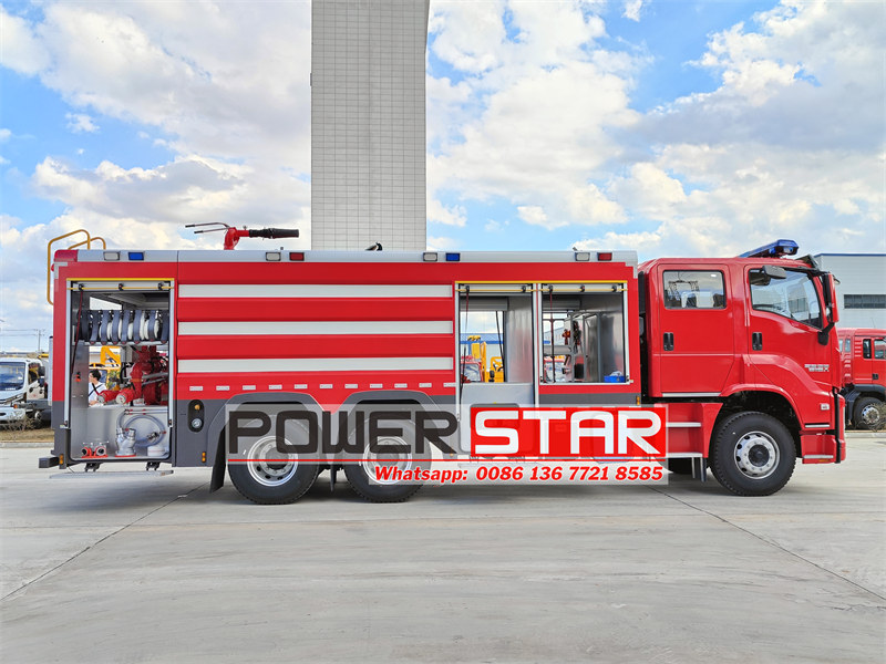 Isuzu GIGA water foam fire truck