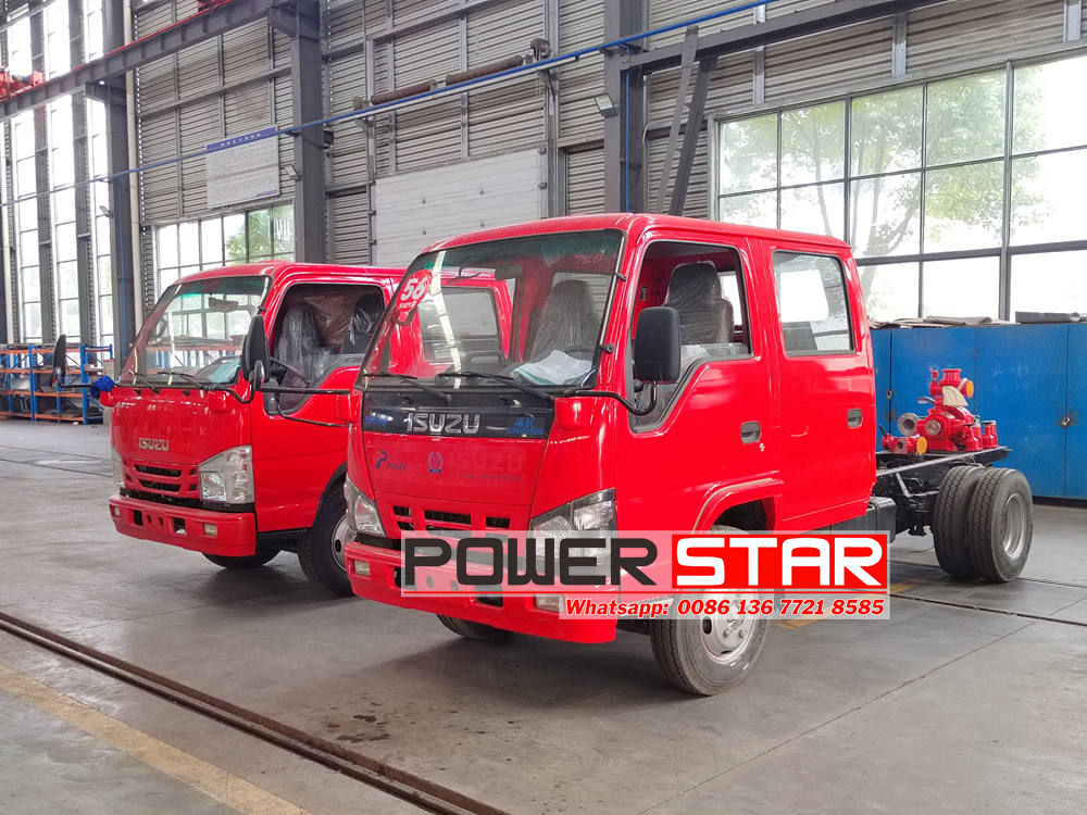 Isuzu fire fighting truck