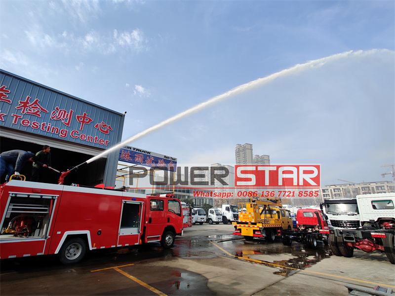 isuzu 700P fire fighting truck
