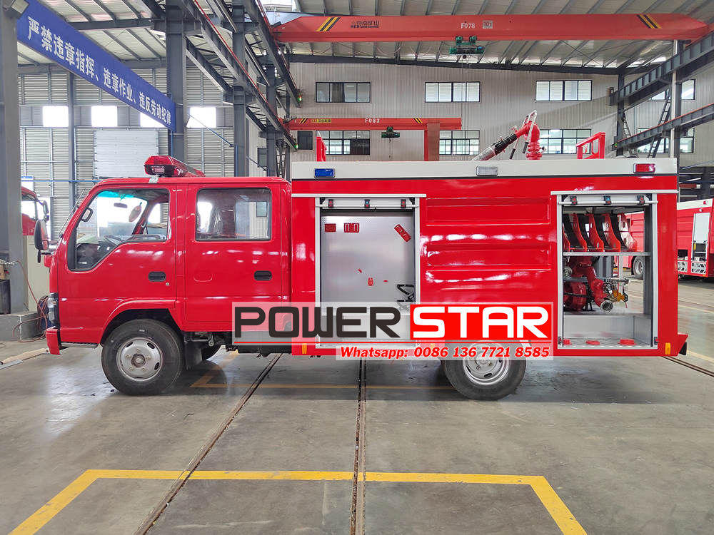 Isuzu water foam fire truck