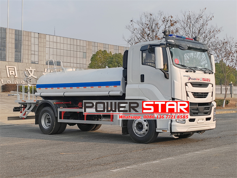 Isuzu FTR 2000 gallon water bowser truck 