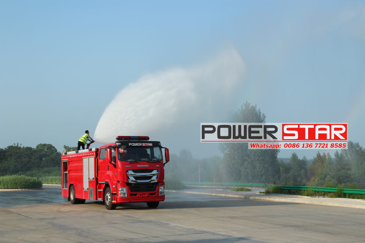 ISUZU GIGA Custom Fire Rescue Trucks Rain Test and Fire Monitor Test