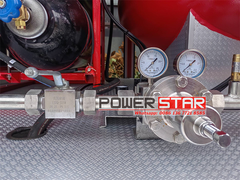 ISUZU FTR dry powder fire truck