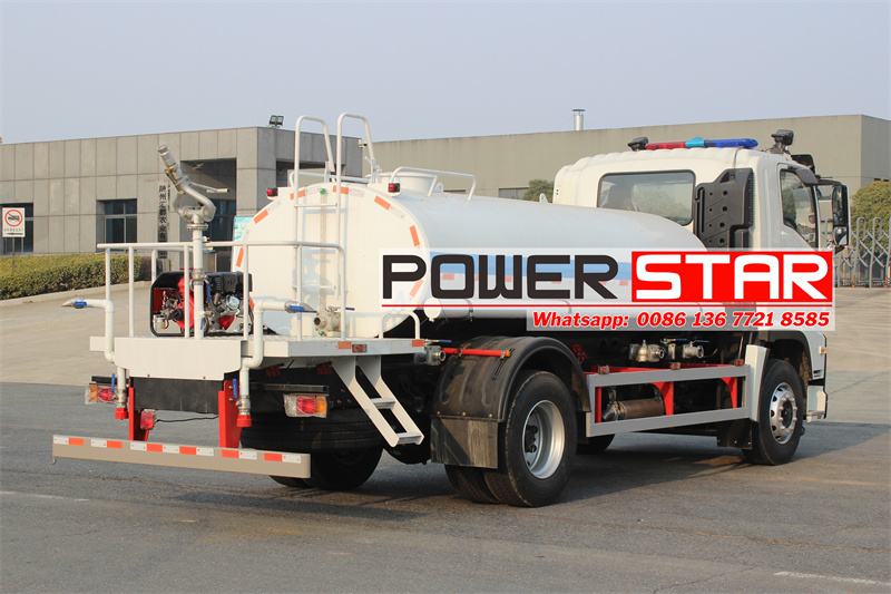 Isuzu FTR 10000 liters water sprinkler truck