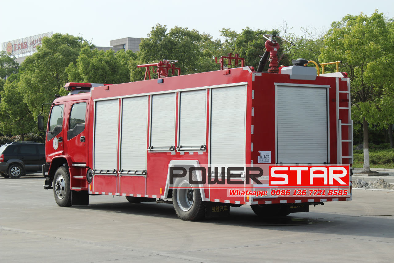 All new Isuzu FVR foam dry powder combined fire trucks delivery test