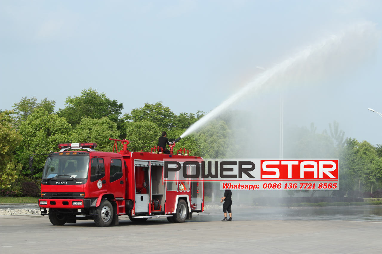 All new Isuzu FVR foam dry powder combined fire trucks delivery test
