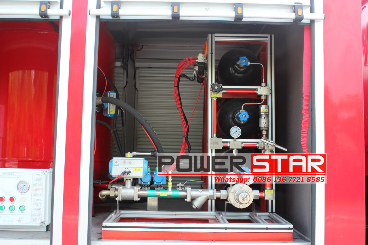 All new Isuzu FVR foam dry powder combined fire trucks delivery test