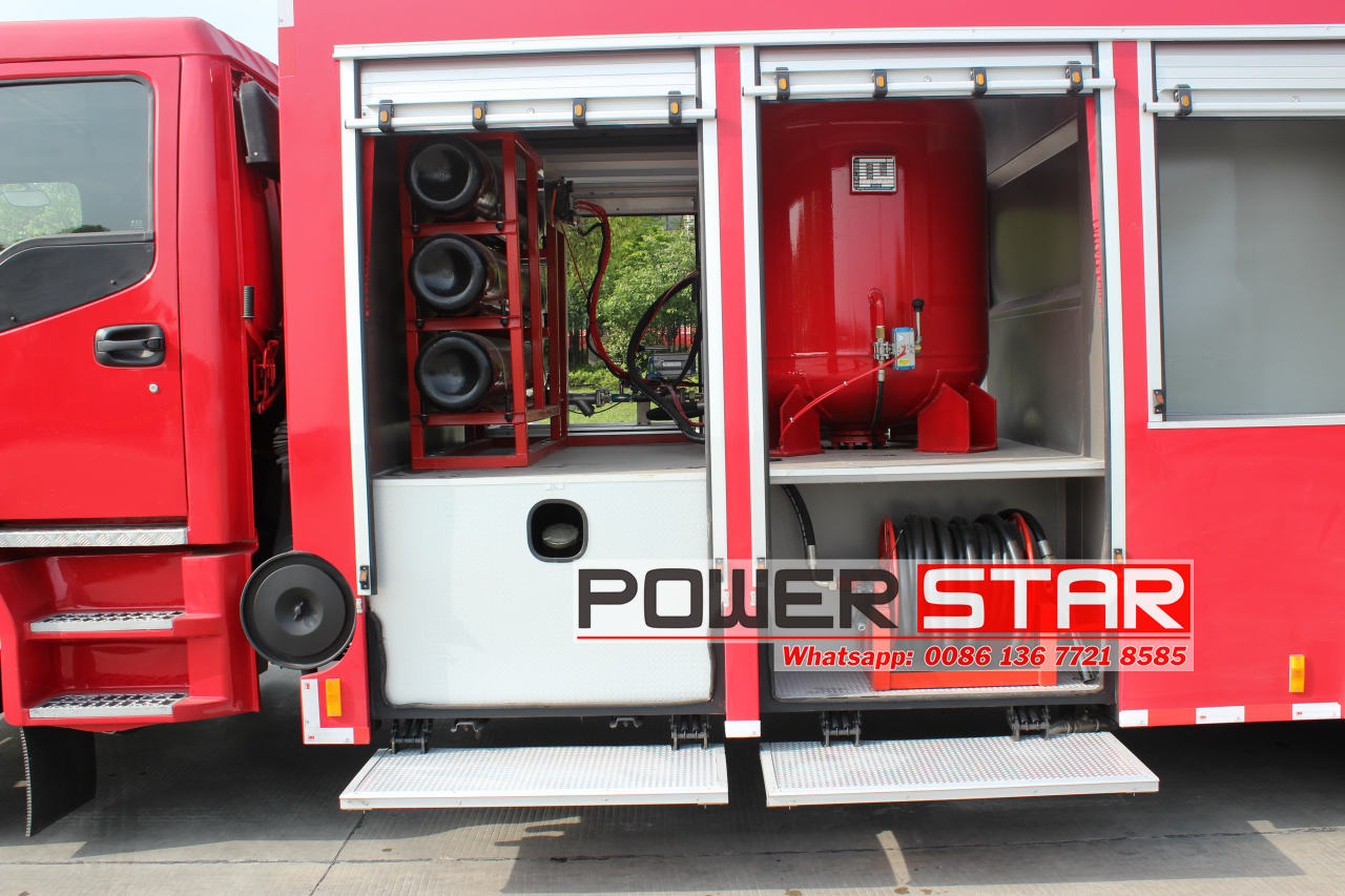 All new Isuzu FVR foam dry powder combined fire trucks delivery test