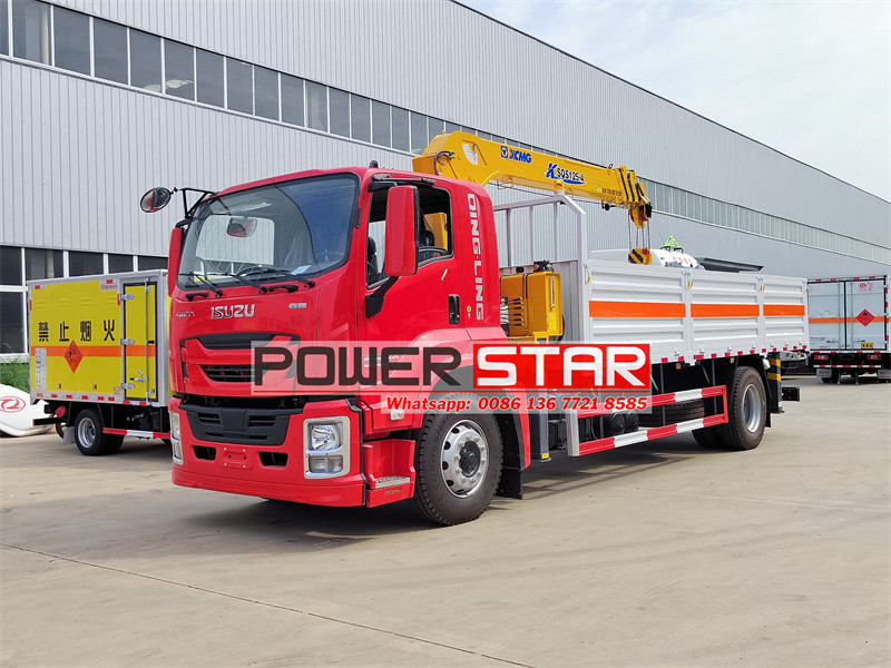Isuzu GIGA crago truck with crane
