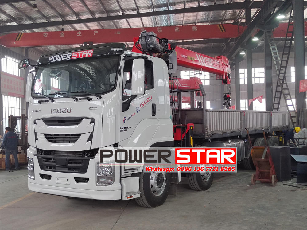 Isuzu Truck with crane