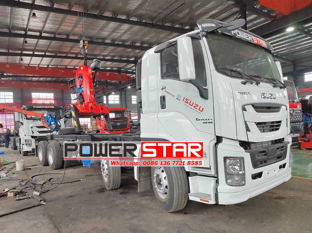 Isuzu hydraulic crane truck