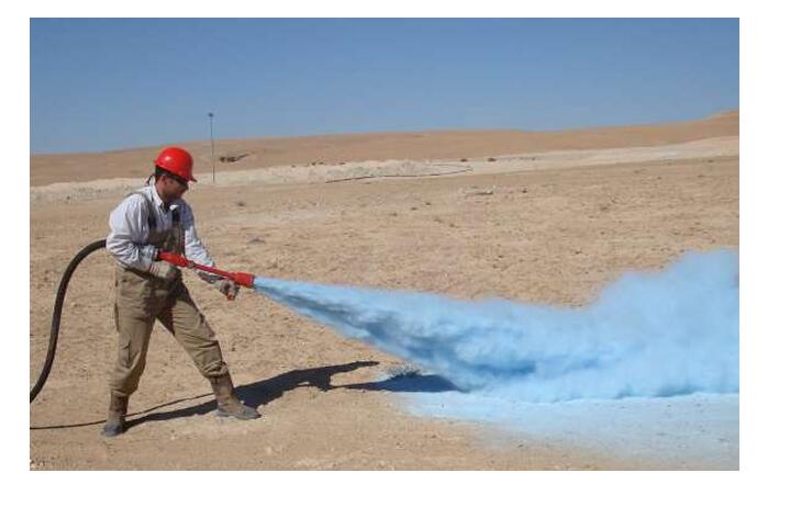 Isuzu giga fire resuce truck dry powder working pictures