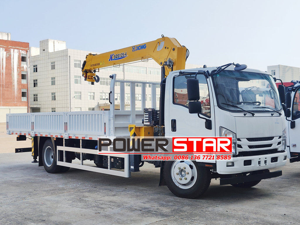 ISUZU boom crane truck XCMG