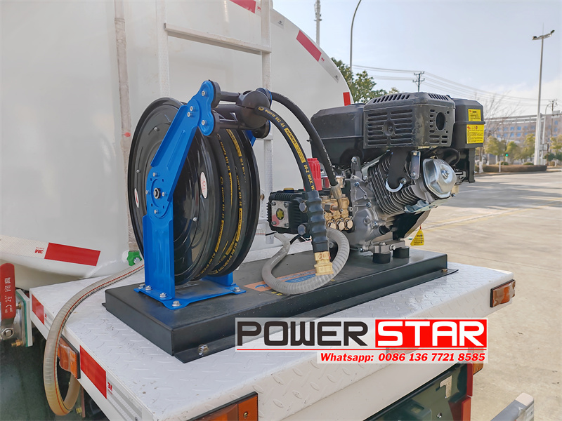 Fuel ultra-high pressure cleaning machine