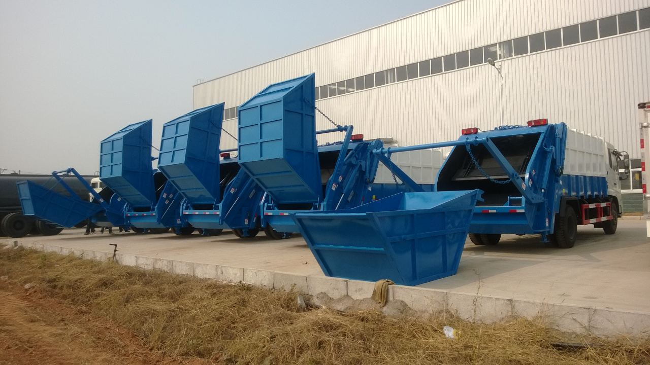 Common rear flipping mechanisms of ISUZU GIGA compression garbage trucks