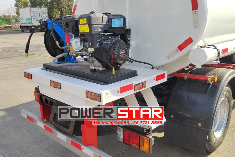Isuzu mobile water bowser