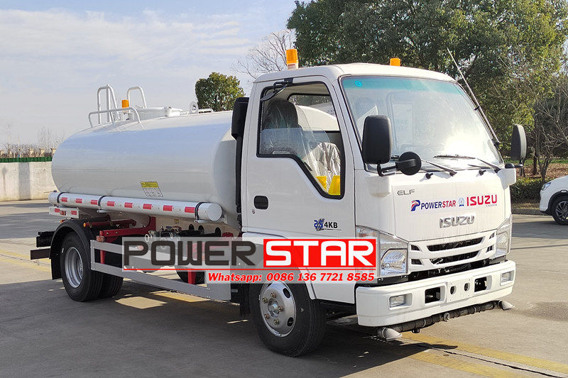Isuzu water bowser truck