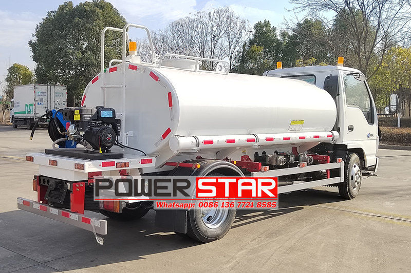 Isuzu water tanker truck