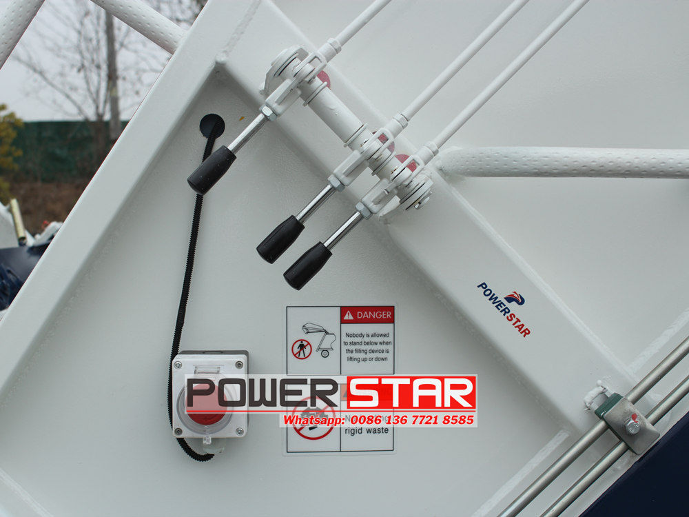 Isuzu NPR republic service rear loader