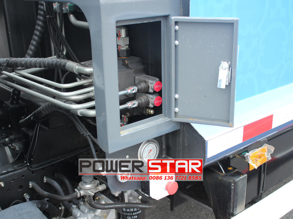 Isuzu 10 yard rear lift garbage truck