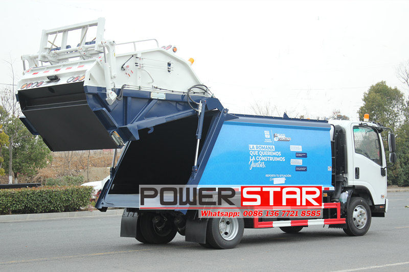 Isuzu solid waste garbage truck