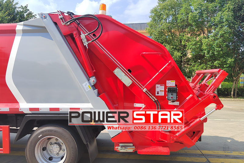 Isuzu rear loader watse collection truck