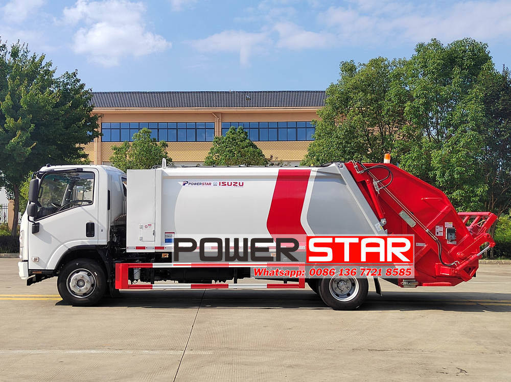 Isuzu back loader garbage truck