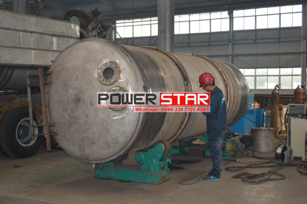 Sand stones Removal vacuum tanker truck Isuzu factory 