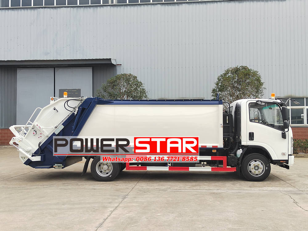Isuzu waste compaction truck
