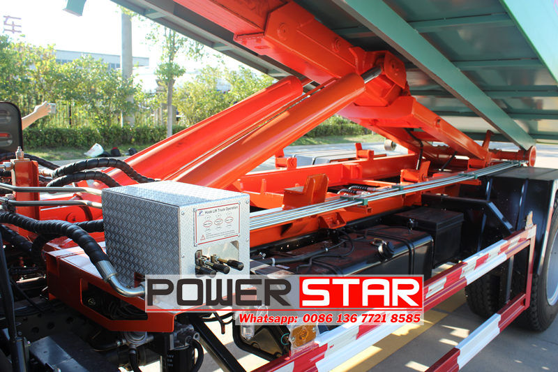 Isuzu container detachable garbage truck