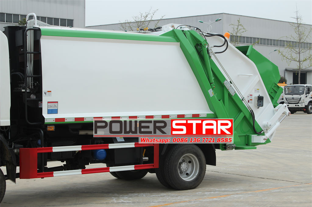 Hot sale ISUZU 4&times;4 garbage comactor truck