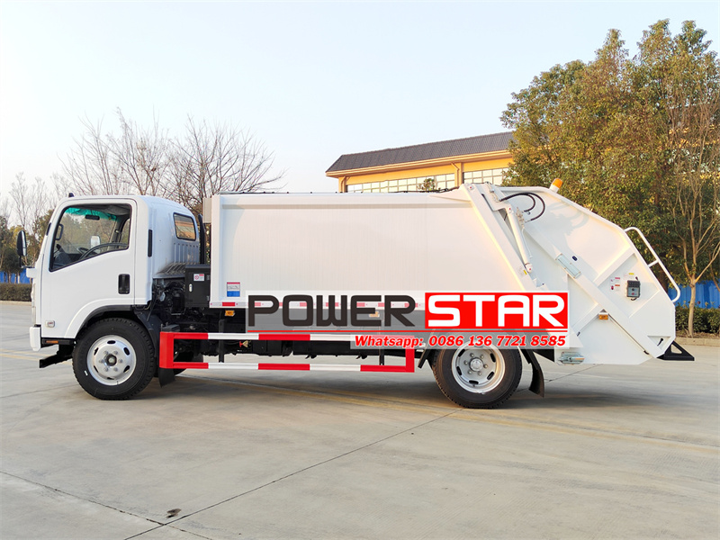 Isuzu 8 cbm rear loader recycling truck
