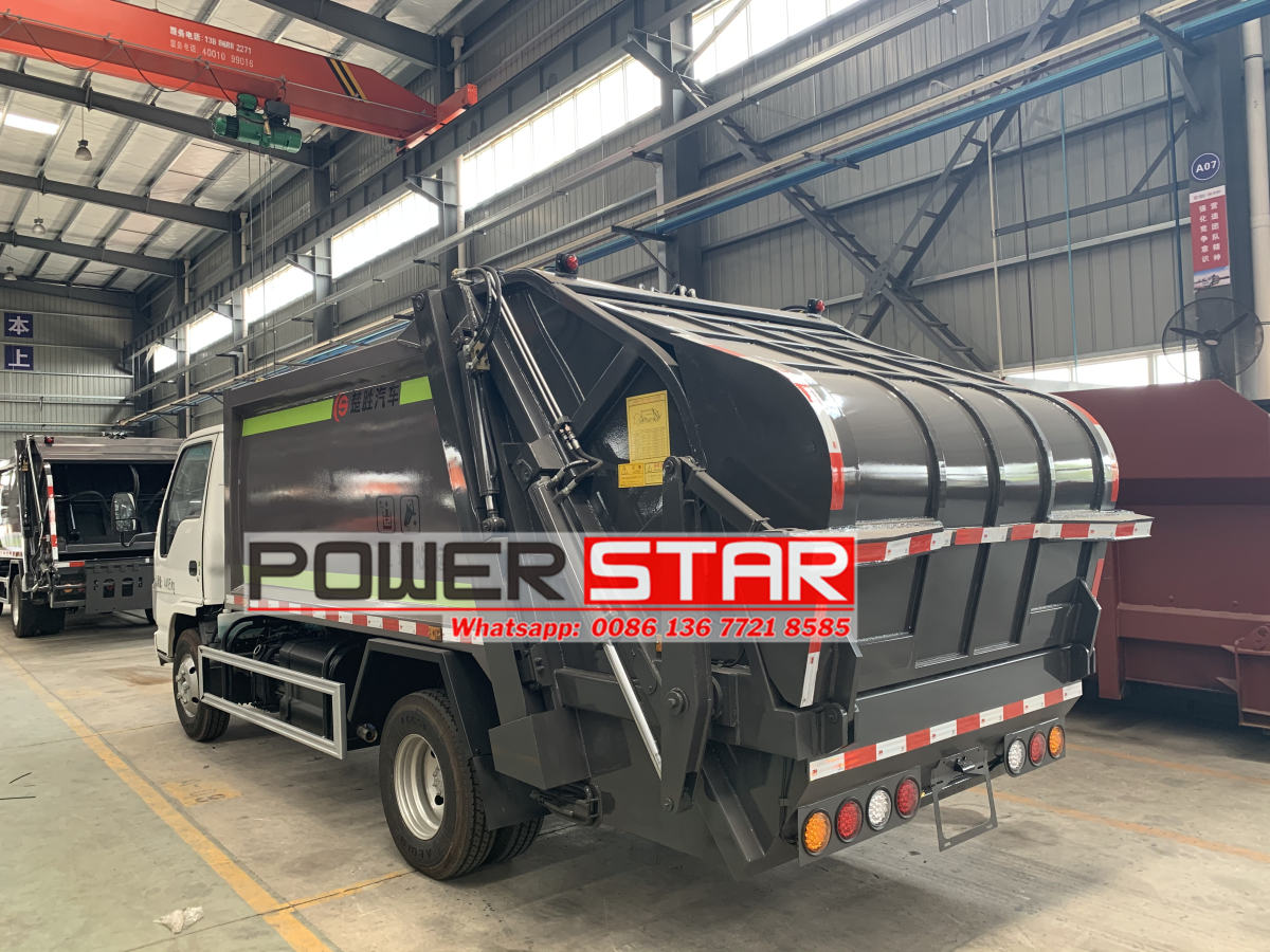 8 Cubic Yards Rear-load refuse truck Isuzu