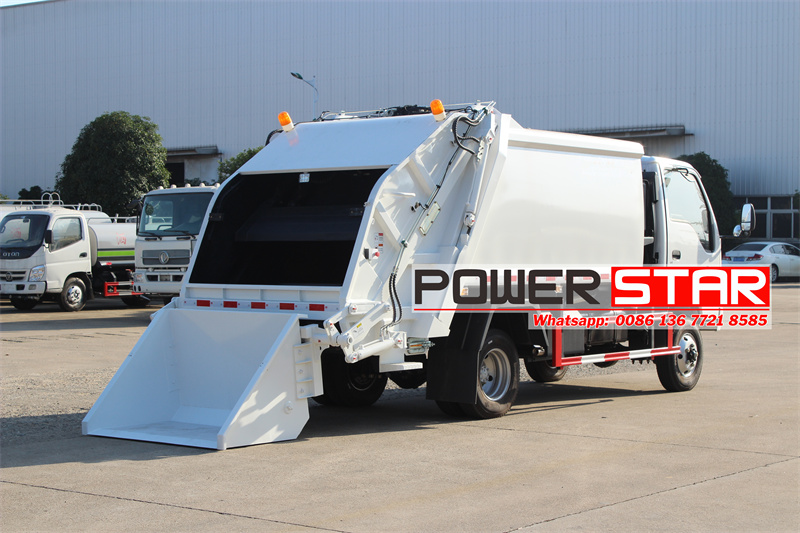 Isuzu ELF 4X4 8cbm waste collection truck