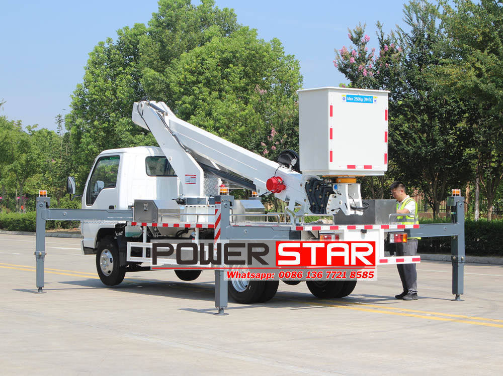 Isuzu lifting platform truck