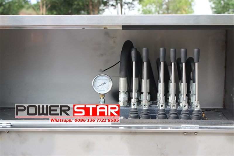 Isuzu KV100 insulated bucket manlift