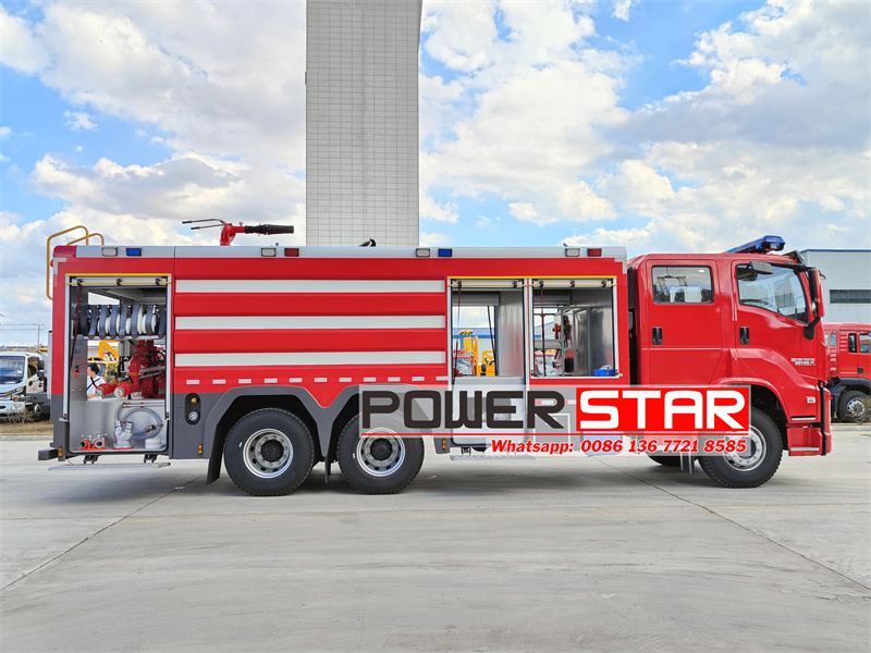 Isuzu VC61 6X4 foam water fire truck