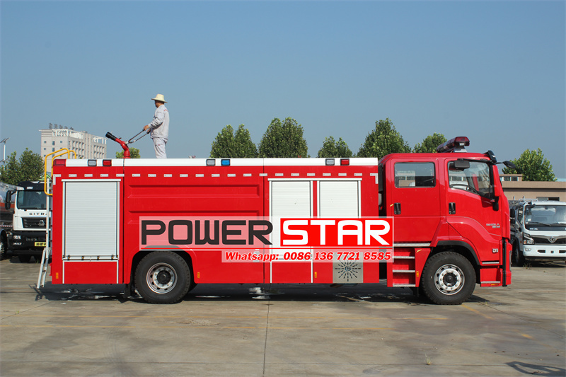Isuzu FVR GIGA 8cbm water tank fire truck